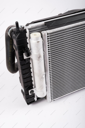 Радиатор охлаждения ВАЗ-2190/Datsun с 2015- + рад.конд.с эл.вент. и патрубками АКПП в сборе нов.обр. Lada LADA 21901130000814