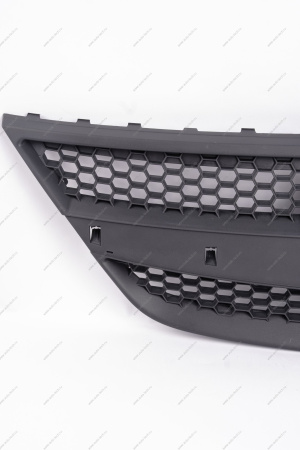 Решетка радиатора переднего бампера LADA Largus верхняя Lada LADA 8450000248