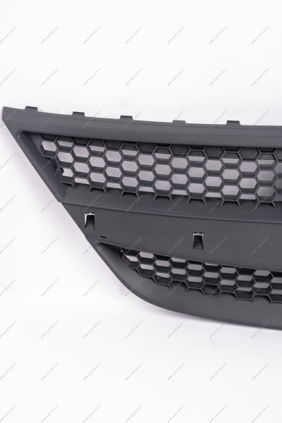 Решетка радиатора переднего бампера LADA Largus верхняя Lada LADA 8450000248