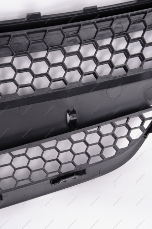 Решетка радиатора переднего бампера LADA Largus верхняя Lada LADA 8450000248