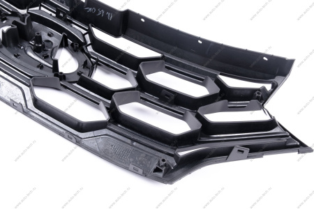 Решетка переднего бампера средняя LADA Vesta SW Cross FL Lada LADA 8450041563