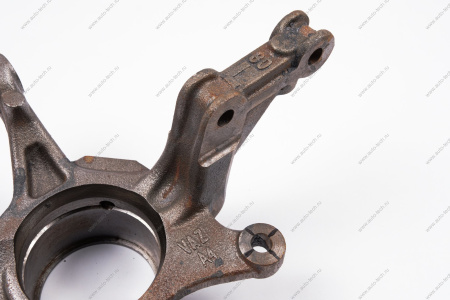 Кулак поворотный левый RENAULT Duster Renault RENAULT 400156701R