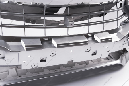 Бампер передний без отверстий под датчики системы парковки в цвет 691 Платина (Серебристый) LADA Vesta FL Lada LADA 8450040054-691