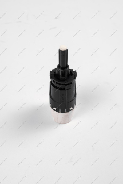 Выключатель стоп-сигнала Renault Logan, LAGRUS, Clio, Laguna II (8кл) RENAULT RENAULT 253206170R