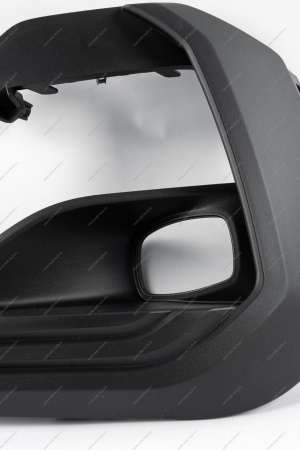 Облицовка ПТФ правая ( без отв под парктроник) LADA Vesta SW Cross FL Lada LADA 8450041569