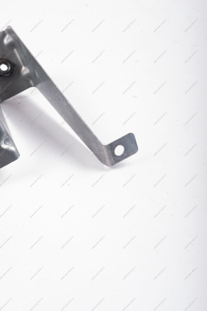 Кронштейн правого крыла Datsun боковой Nissan DATSUN 631405PA0B