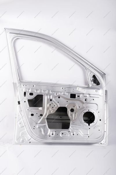 Дверь передняя левая LADA Largus/Лада Ларгус крашеная (с отв. под молдинг) 691 Платина (Серебристый Lada LADA 801013696R-691