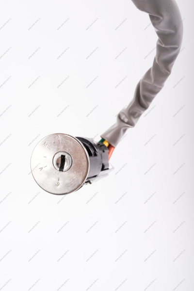 Замок LADA Largus зажигания с 5-ю личинками (фургон)(норма, стандарт) LD RENAULT 806016761R