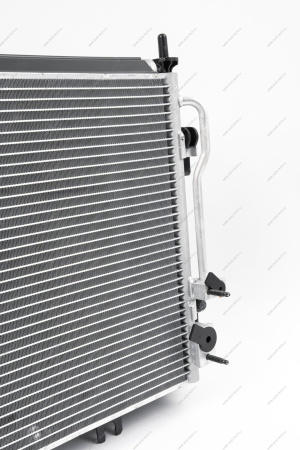 Радиатор охлаждения ВАЗ-2190/Datsun 2015- + рад.конд. с 1 эл. вент.и патрубками МКПП н/о в сборе Lada LADA 21903130000814