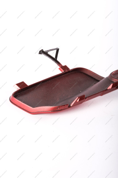 Крышка окна под переднюю буксирную проушину Lada Vesta SW Cross крашенная 195 Сердолик (красный) Lada LADA 8450031005-195