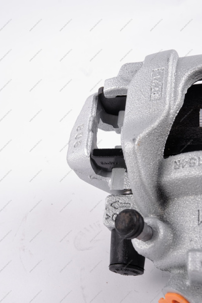 Суппорт передний левый в сборе Renault Logan II, Sandero (суппорт 410118579R +2шт. тормозн. колодки 410602581R) Renault RENAULT 410116639R