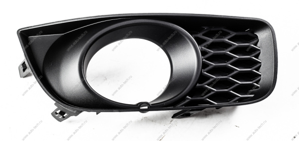 Облицовка противотуманной фары правая Datsun/on do ( седан) Nissan DATSUN 622575PA0A