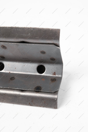 Поддомкратник ВАЗ-2121 задний правый(кронштейн) Lada LADA 21210510141000