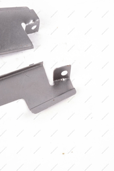 Кр-н ВАЗ-2107 решетки радиатора правый+левый к-т Lada LADA 2107084010404100