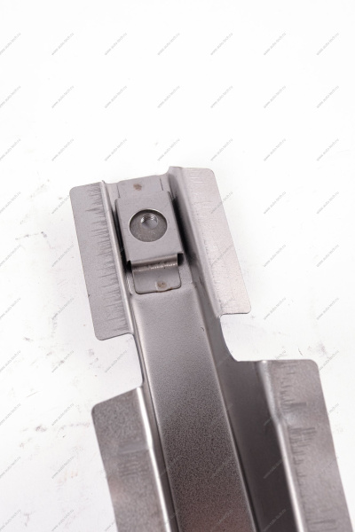 Кр-н ВАЗ-2110 под сидения задний лев/прав по шт. Kamaz KAMAZ 21100681003063