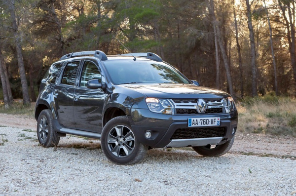 Бампер передний RENAULT Duster крашеный Графитовый (серый) RGB c отв под птф 2010-2014 Api Api 620220030R-RGB