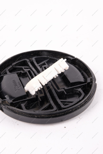 Держатель LADA Vesta облицовки сточного желоба крыши ( нужно по 7шт на одну сторону Lada LADA 8450007759