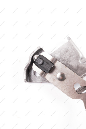 Вилка включения заднего хода с кронштейном в сборе КПП BVR5/BVI5 Lada LADA 8450120641