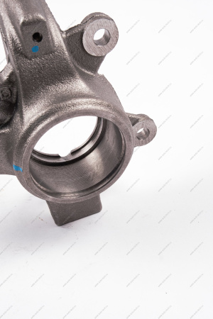 Кулак поворотный передний правый с АБС LADA XRAY Renault RENAULT 400143444R