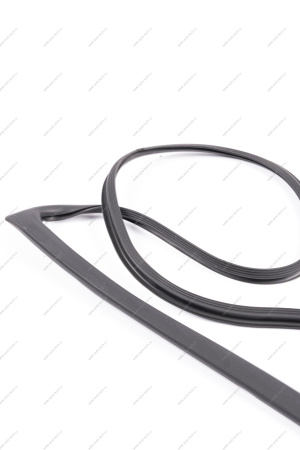 Уплотнитель стекла ВАЗ-2123 окна боковины правый Lada LADA 21230540312201