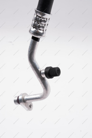 Трубка компрессора кондиционера (от компрессора к радиатору)) RENAULT Logan Sat SAT ST8200750975