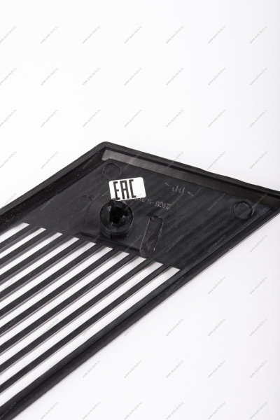 Дефлектор ВАЗ-2105 стойки задней правой (решетка вентил) (ДААЗ) Lada LADA 21050-5701040-00