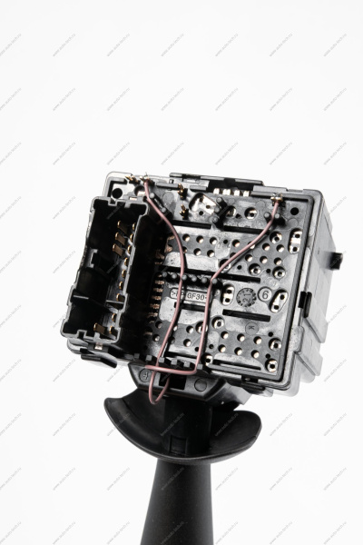 Подрулевой переключатель Renault Logan-II, Sandero-II стеклоочистителей Renault RENAULT 8201168003