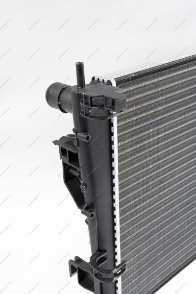 Радиатор охлаждения RENAULT Duster/Рено Дастер 2015- Renault RENAULT 214108042R