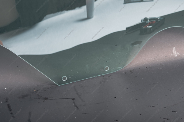 Стекло LADA XRAY опускное передней двери левое с защитной пластиной в сборе Lada LADA 803016824R