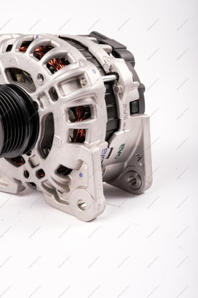 Генератор LADA Largus 90A 14V Renault RENAULT 231006005R