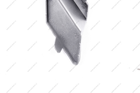 Крышка окна под переднюю буксирную проушину в цвет 691 Платина (Серебристый)LADA Vesta FL Lada LADA 8450040057-691