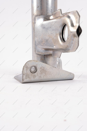 Кр-н бампера ВАЗ-2107 правый Lada LADA 21070280301600