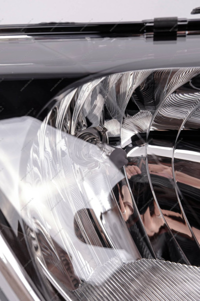 Фара правая (лампа H7) LADA Largus (FL) NEW Lada LADA 8450092036