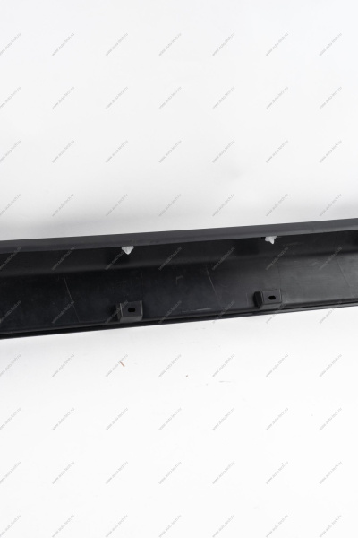 Облицовка LADA Largus Cross (FL) NEW порога правая с лентой Lada LADA 8450091634