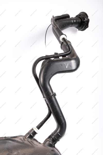 Бак топливный инжекторный пластик в сборе с ЭБН LADA Largus (р3м,р4м) ORIGINAL Lada LADA 8450009499