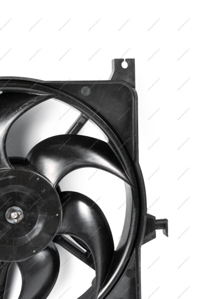 Вентилятор охлаждения ВАЗ-2190 до 2015 с кожухом Валее-95 ВАЛЕЕ-95 21900130002505