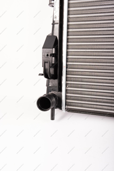 Радиатор охлаждения LADA XRAY/Vesta / Largus FL/RENAULT Logan 2014- (авто с кондиц) Lada LADA 214106179R