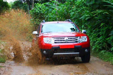 Бампер задний RENAULT Duster крашеный Красный тореадор 21B 2010- Api Api 850220033R-21B