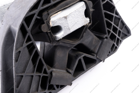 Опора Lada Vesta NG правая с кронштейном в сборе Lada LADA 8450121224