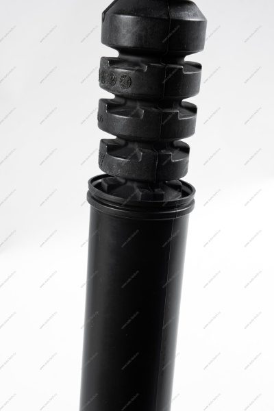 Амортизатор RENAULT Sandero II задний Renault RENAULT 562102480R