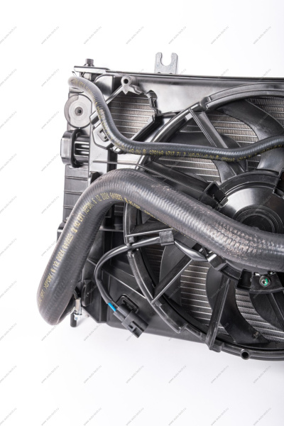 Радиатор охлаждения Lada Granta FL/ВАЗ-2190 2015- в сборе МКПП (c вентилятором для авто без кондиционера + патрубки) Lada LADA 8450110793