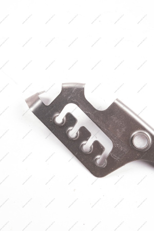 Кронштейн пружины крышки багажника неподвижный правый LADA Vesta АвтоВАЗ LADA 8450007624