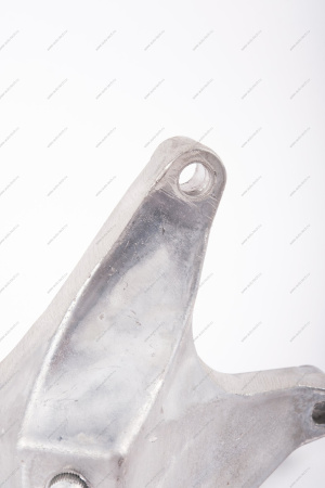 Кронштейн левой опоры подвески двигателя (P4M,P4P-BVM5) LADA XRAY Lada LADA 8450009700