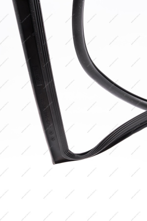 Уплотнитель стекла ВАЗ-2123 окна боковины правый Lada LADA 21230540312201