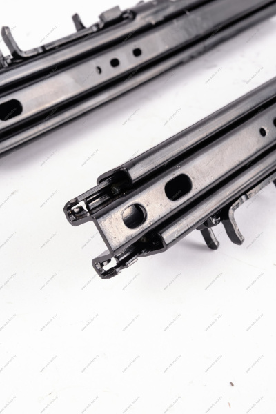 Комплект направляющих сидения правого(пассажира) LADA Largus Renault RENAULT 6001550384