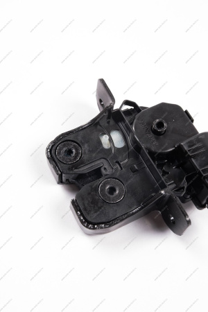 Замок двери багажника Renault Logan 2014- с электроприводом Renault RENAULT 905039428R