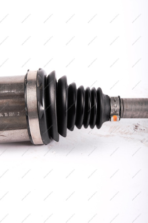 Привод правого переднего колеса (24*33зуб) LADA XRAY/Largus (GKN Driveline) Lada LADA 8450020013