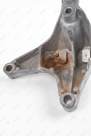 Кронштейн LADA XRAY/Largus левой опоры подвески двигателя (P4M,P4P-BVR5,BVI5) (2 шпильки) Lada LADA 8450020020