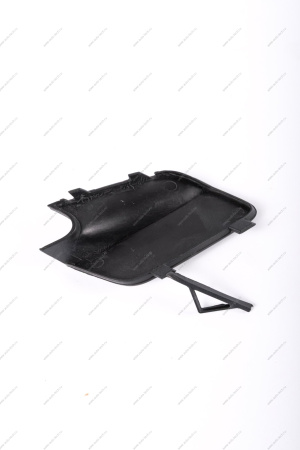 Крышка окна под переднюю буксирную проушину Lada Vesta SW Cross крашенная 676 Черная жемчужина (черный) Lada LADA 8450031005-676