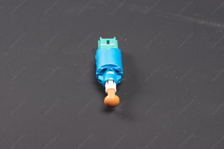 Выключатель Lada Largus,/Vesta,/Xray сигнала положения педали сцепления , стоп сигнала (зеленая фишка) AUTO-PARTS AUTO-PARTS 253250007R